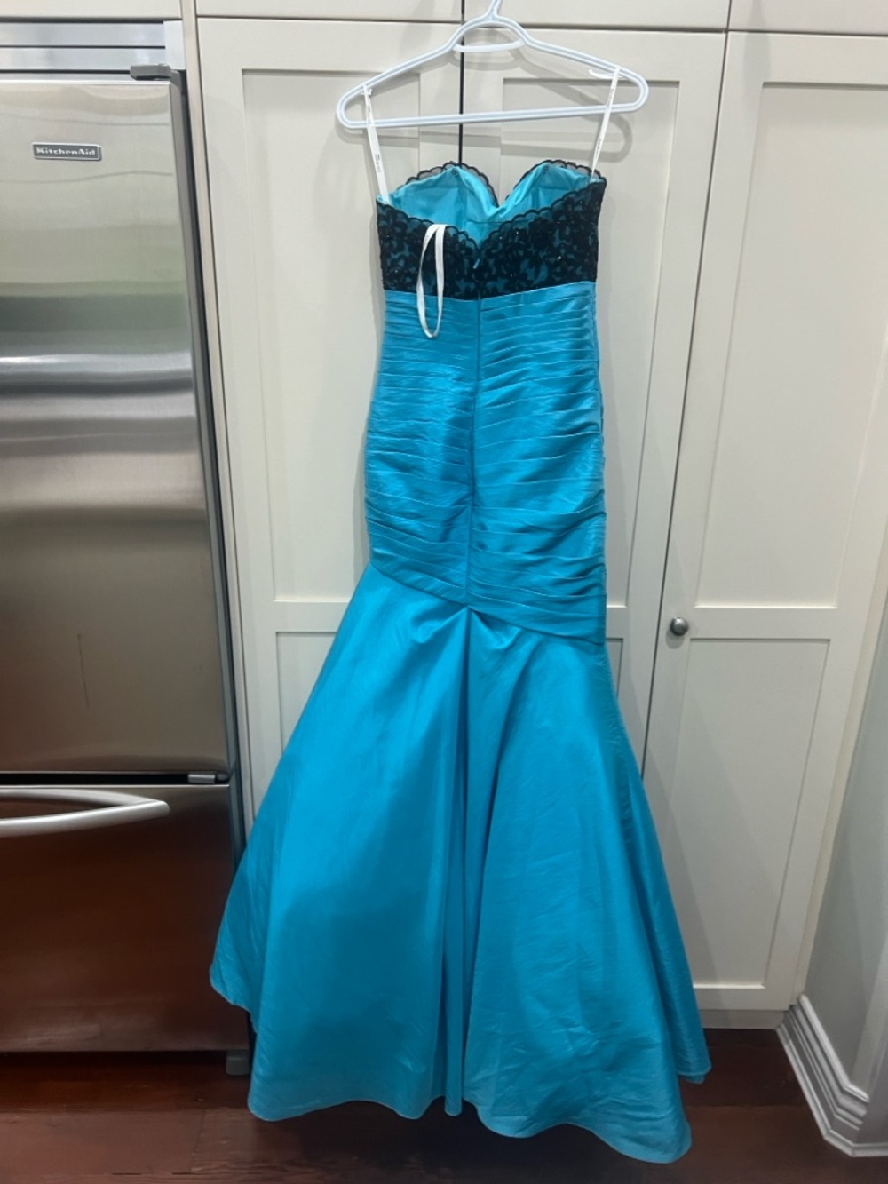Tony Bowls turquoise prom dress - Picture 4 of 5
